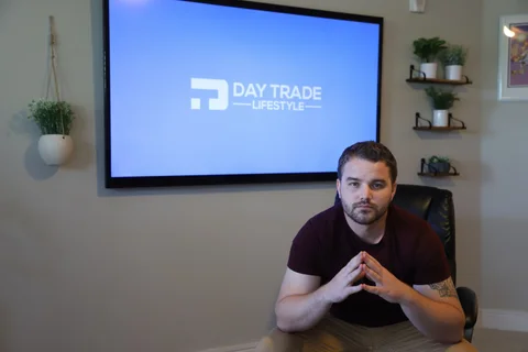 Michael teaching a Day Trade Lifestyle lesson